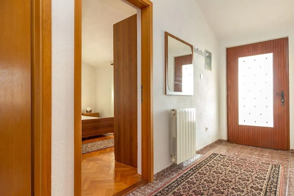 Apartment Zdenka 1 Traù